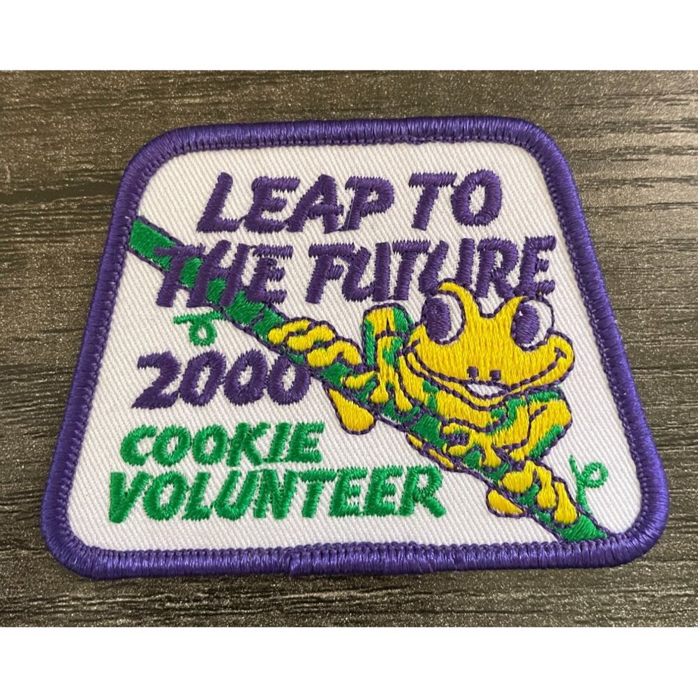 Vintage Girl Scout Cookie Volunteer LEAP TO THE FUTURE 2000 Patch Frog